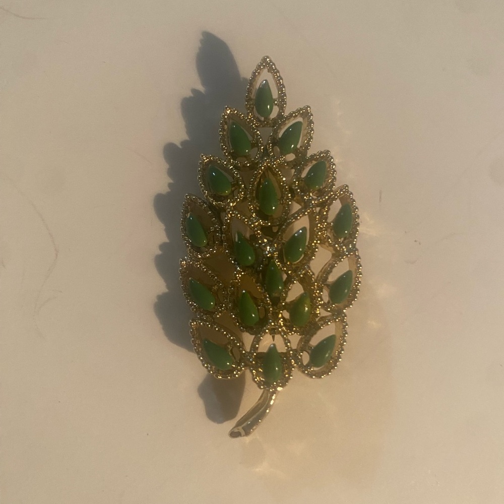 Lovely Dainty Vintage Green Leaf Brooch~Maximalist Accessories Rule!